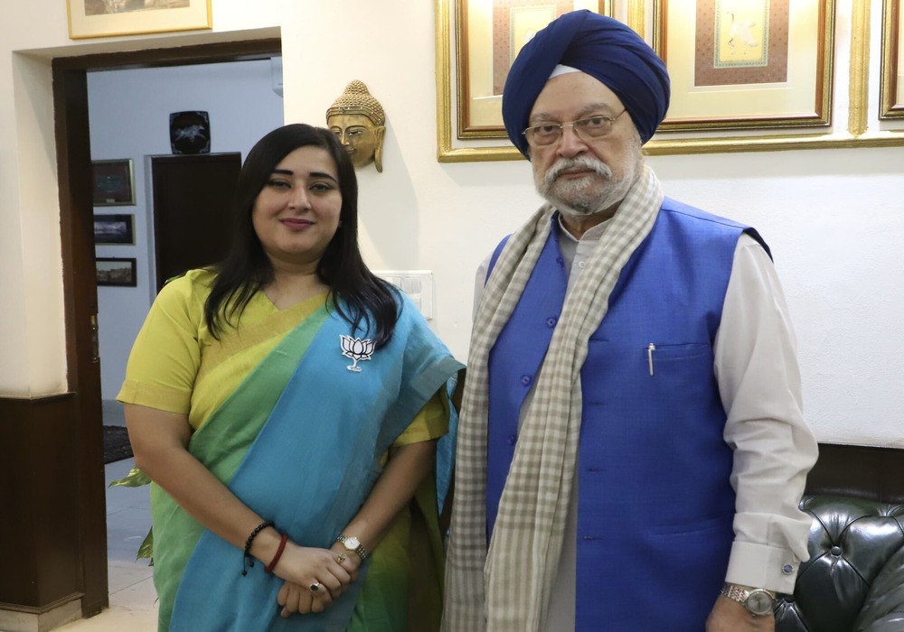Very happy to receive Smt BansuriSwaraj Ji, the accomplished & dynamic BJP candidate from New Delhi Lok Sabha Constituency today. I wished her success in the upcoming polls.