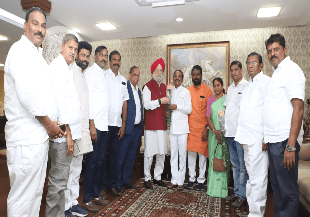 Delighted to welcome the newly elected Member of Parliament from Malkajgiri Sh Eatala Rajender Ji, other senior functionaries & hardworking Karyakartas of BJP4Telangana in my office today.