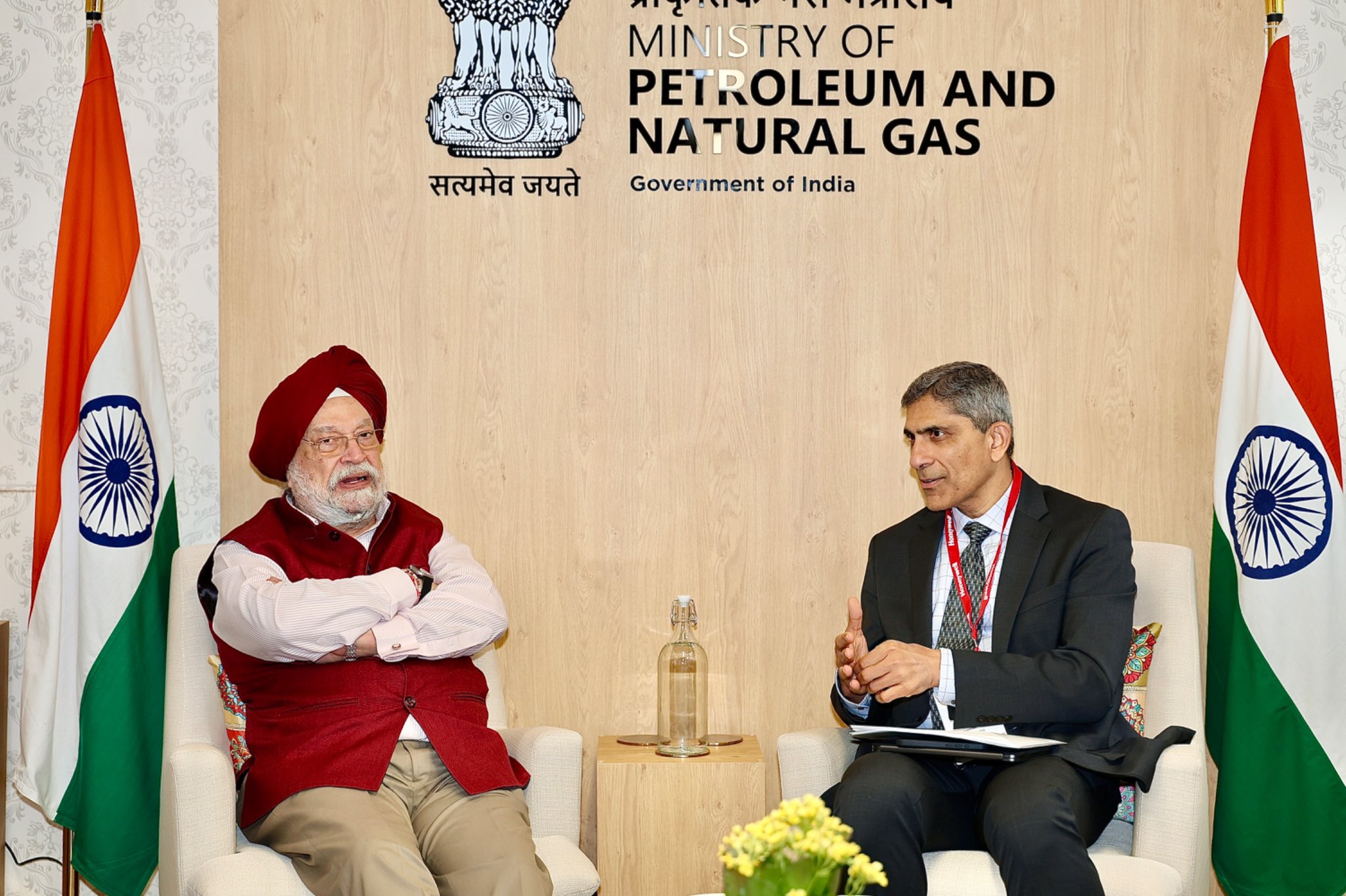 Engaging discussions on the role of innovation & new technologies in low carbon solutions with Honeywell  Chairman & CEO Mr Vimal Kapur